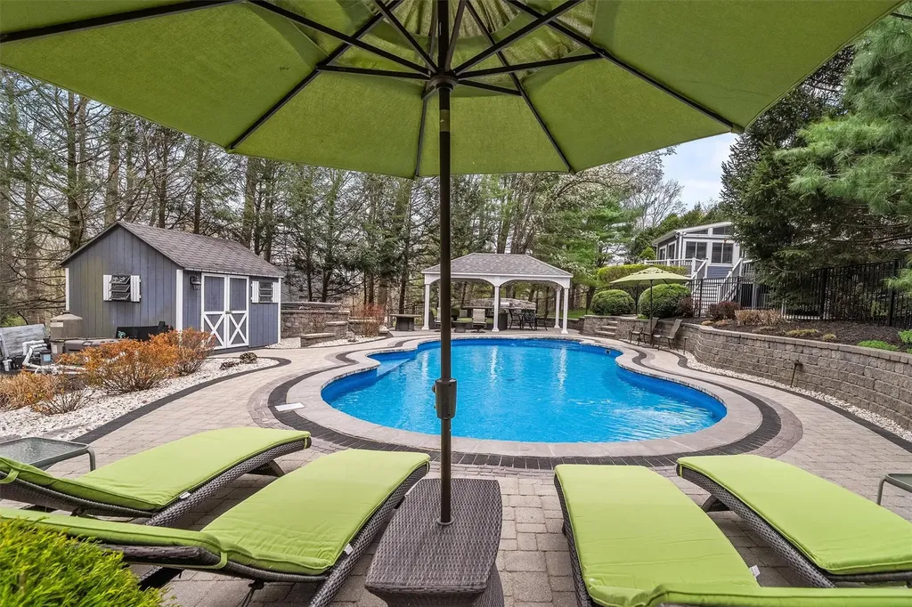 40 Watergate Drive Amawalk NY 10501