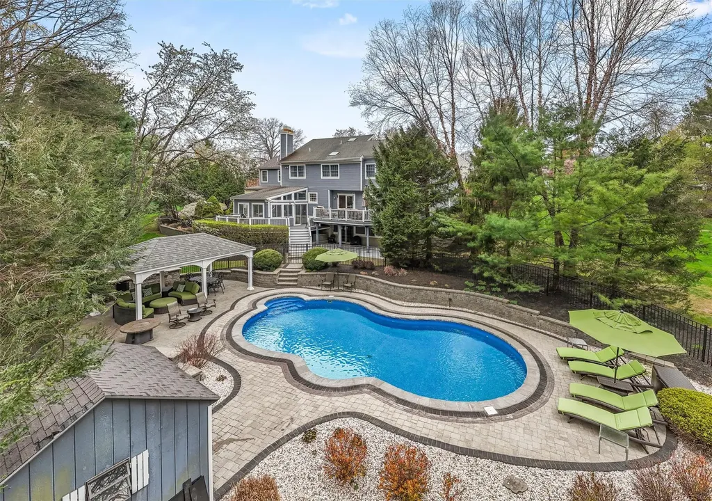 40 Watergate Drive Amawalk NY 10501