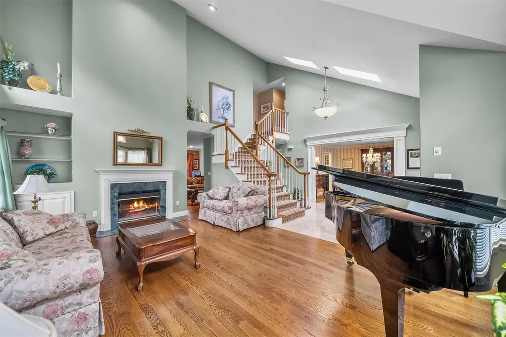 40 Watergate Drive Amawalk NY 10501