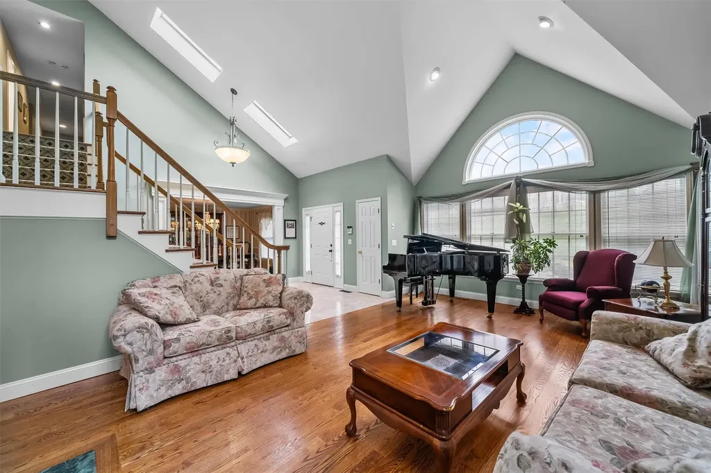 40 Watergate Drive Amawalk NY 10501