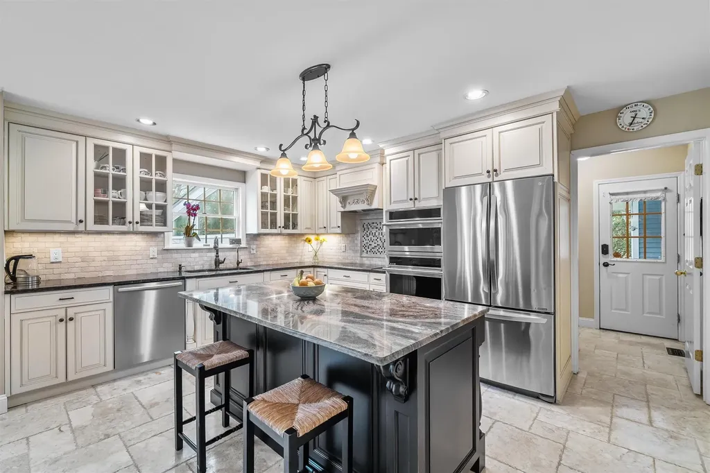 40 Watergate Drive Amawalk NY 10501