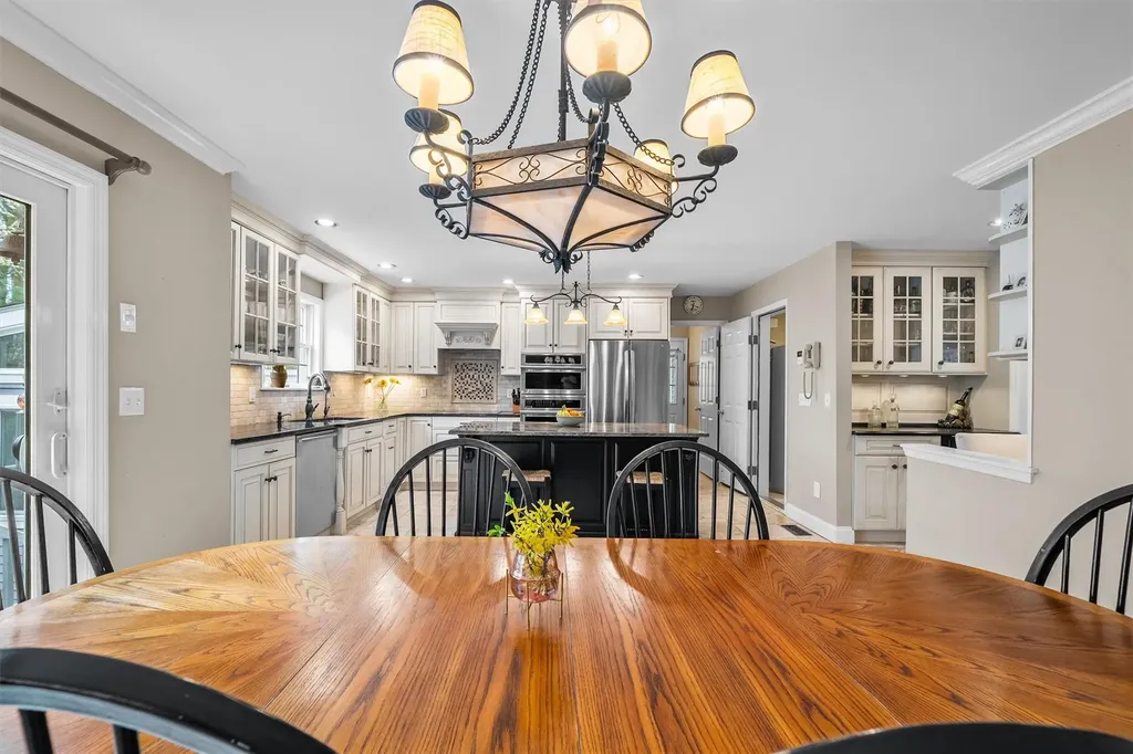40 Watergate Drive Amawalk NY 10501