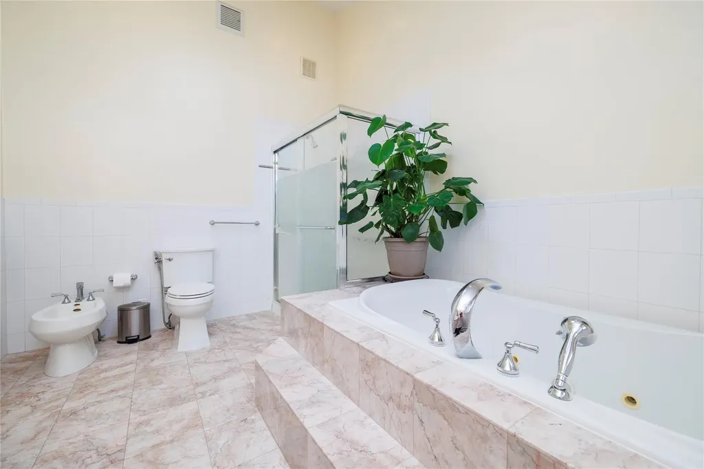 1001 Green Place Baldwin NY 11510