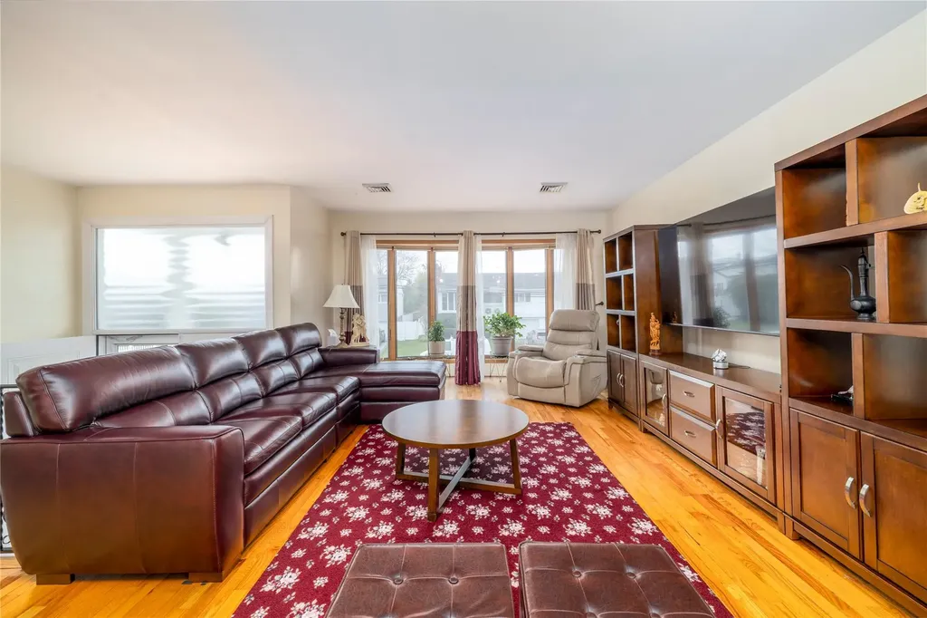 1001 Green Place Baldwin NY 11510