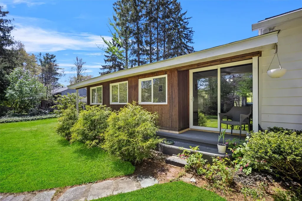 548 Creek Road Poughkeepsie NY 12601