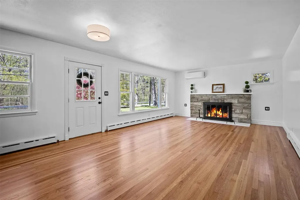 548 Creek Road Poughkeepsie NY 12601