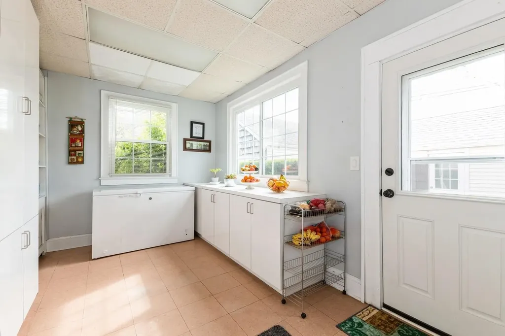 186 Stuart Road Valley Stream NY 11581