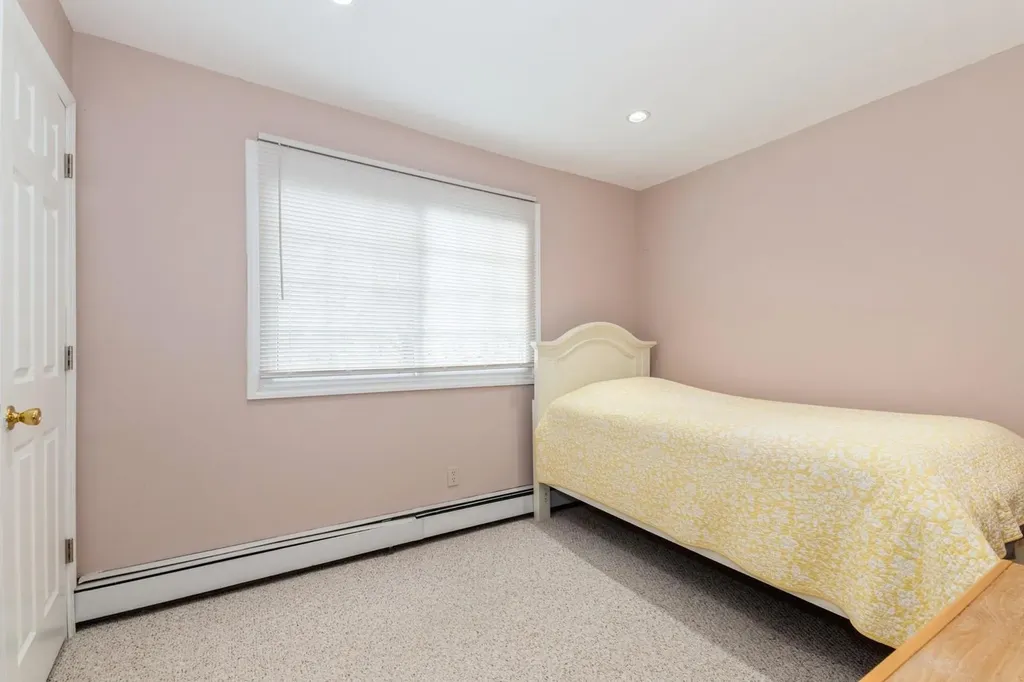 186 Stuart Road Valley Stream NY 11581