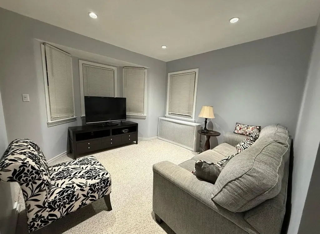 186 Stuart Road Valley Stream NY 11581
