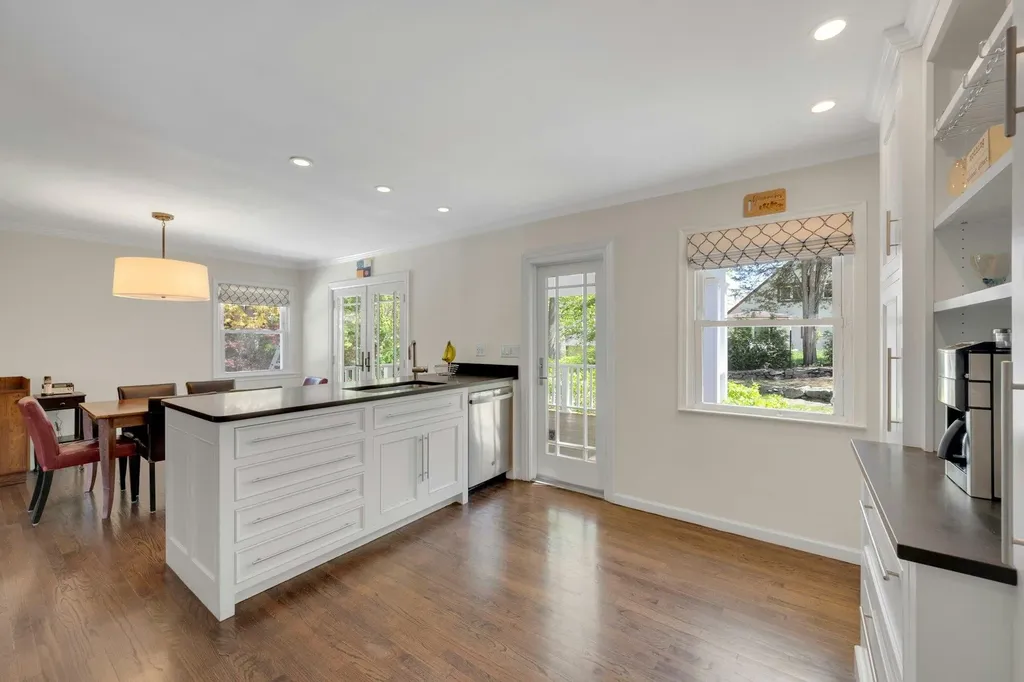 737 Forest Avenue Larchmont NY 10538