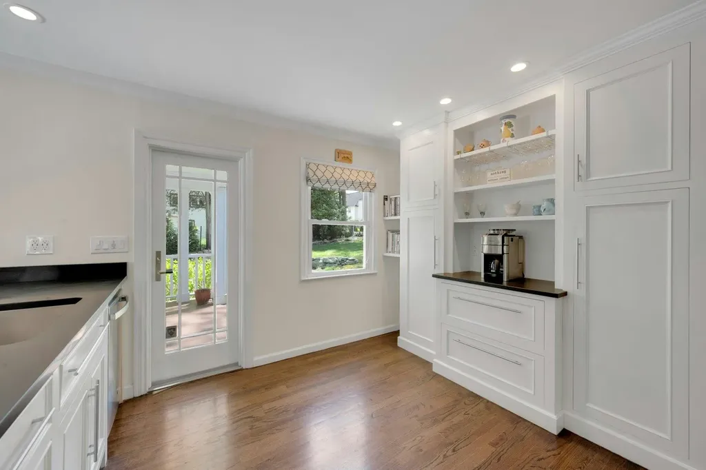 737 Forest Avenue Larchmont NY 10538