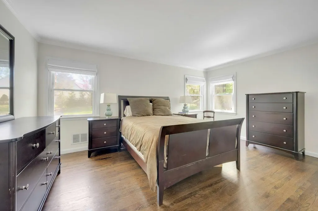 737 Forest Avenue Larchmont NY 10538