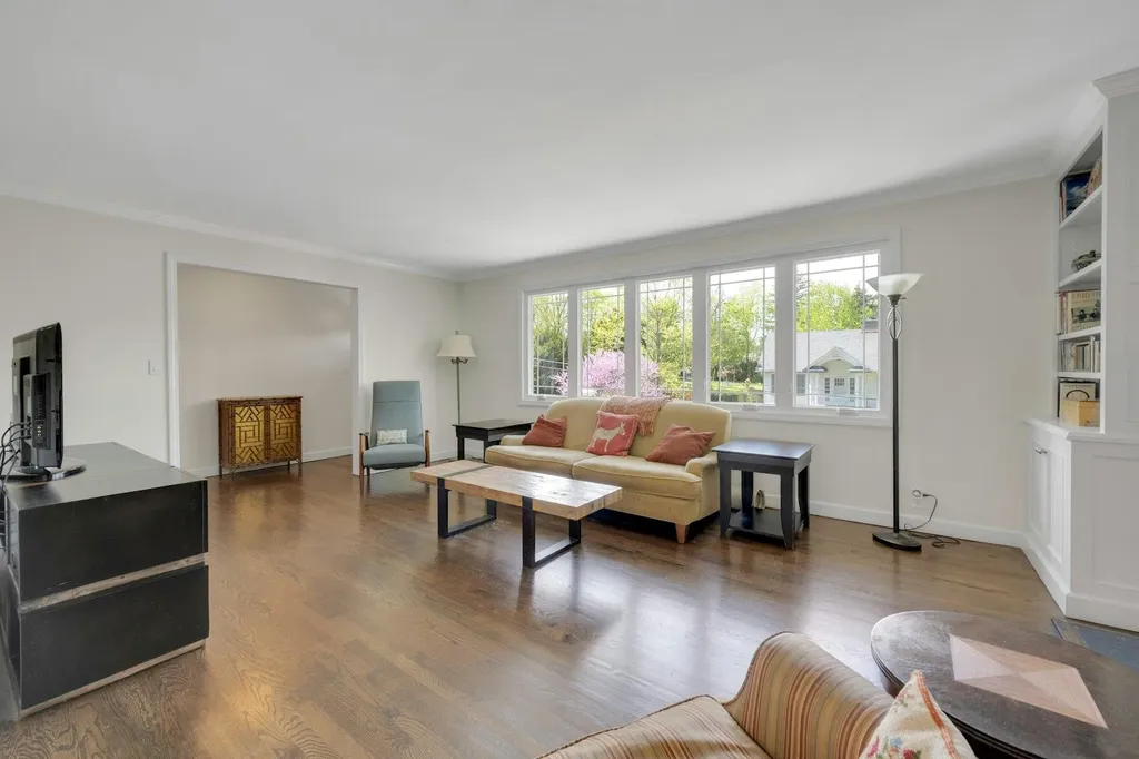 737 Forest Avenue Larchmont NY 10538