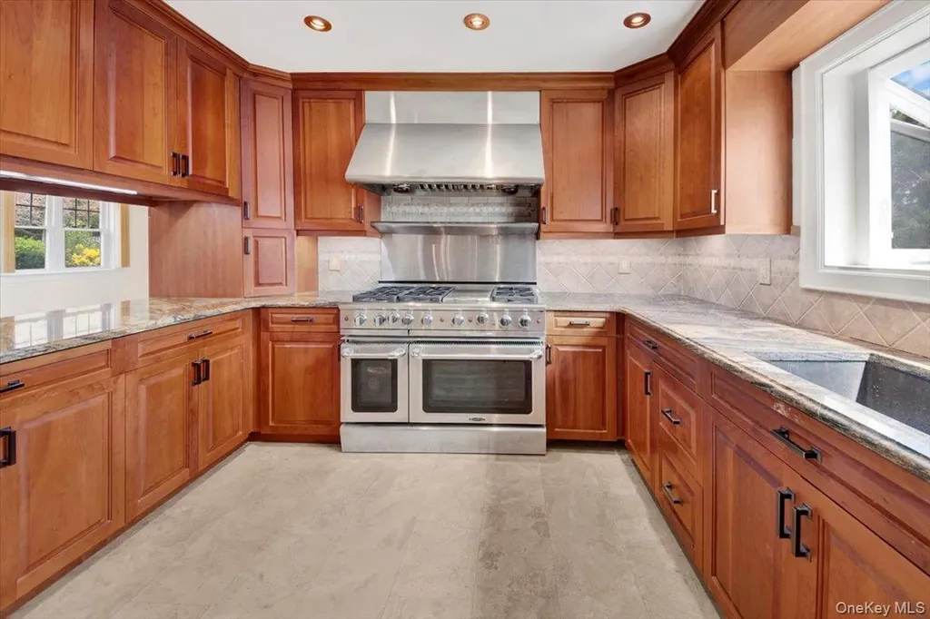 12 Pilgrim Avenue Yonkers NY 10710