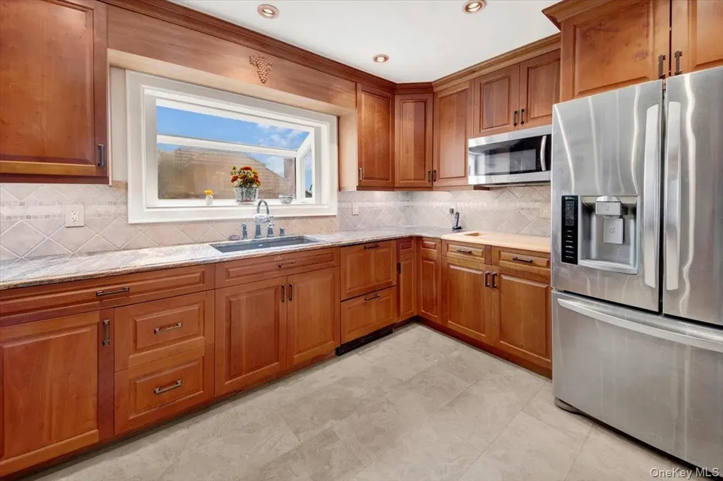 12 Pilgrim Avenue Yonkers NY 10710