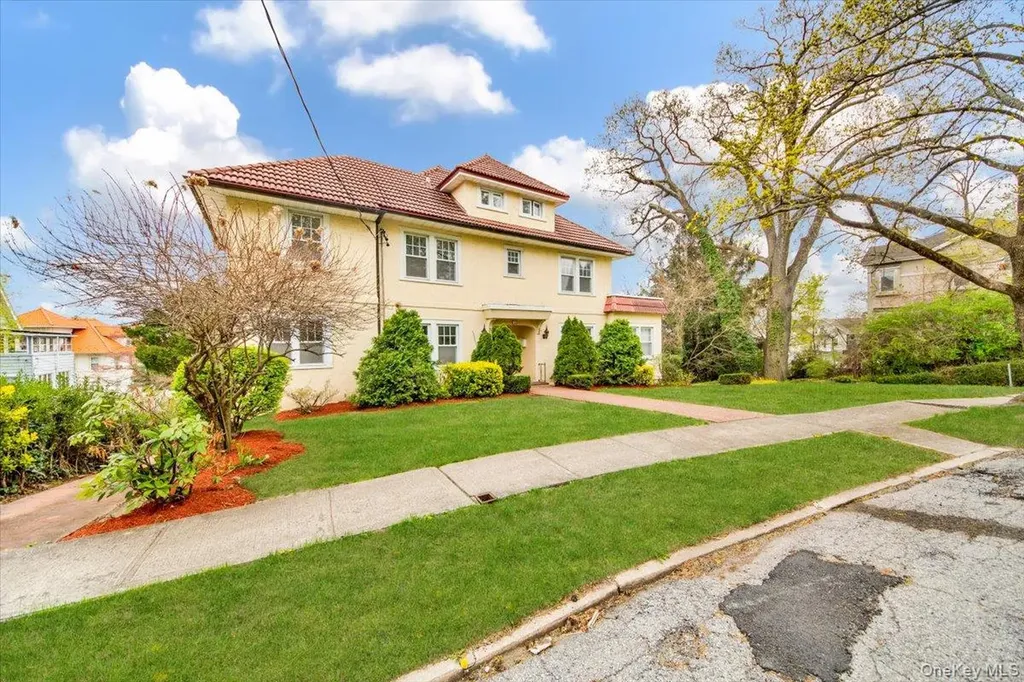 12 Pilgrim Avenue Yonkers NY 10710