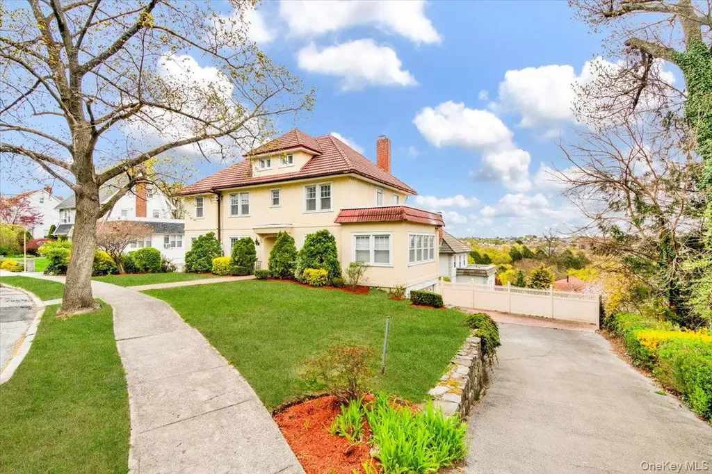 12 Pilgrim Avenue Yonkers NY 10710