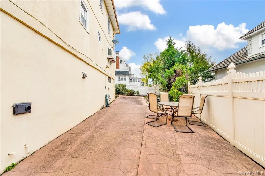 12 Pilgrim Avenue Yonkers NY 10710