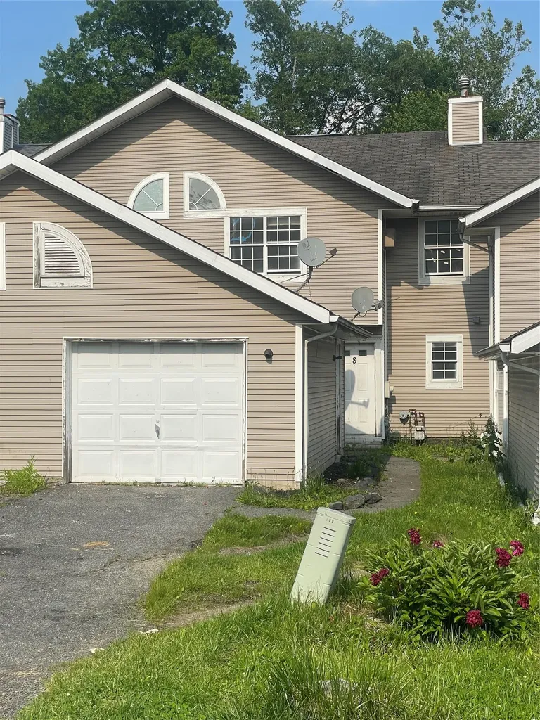 8 Brookside Drive W Harriman NY 10926