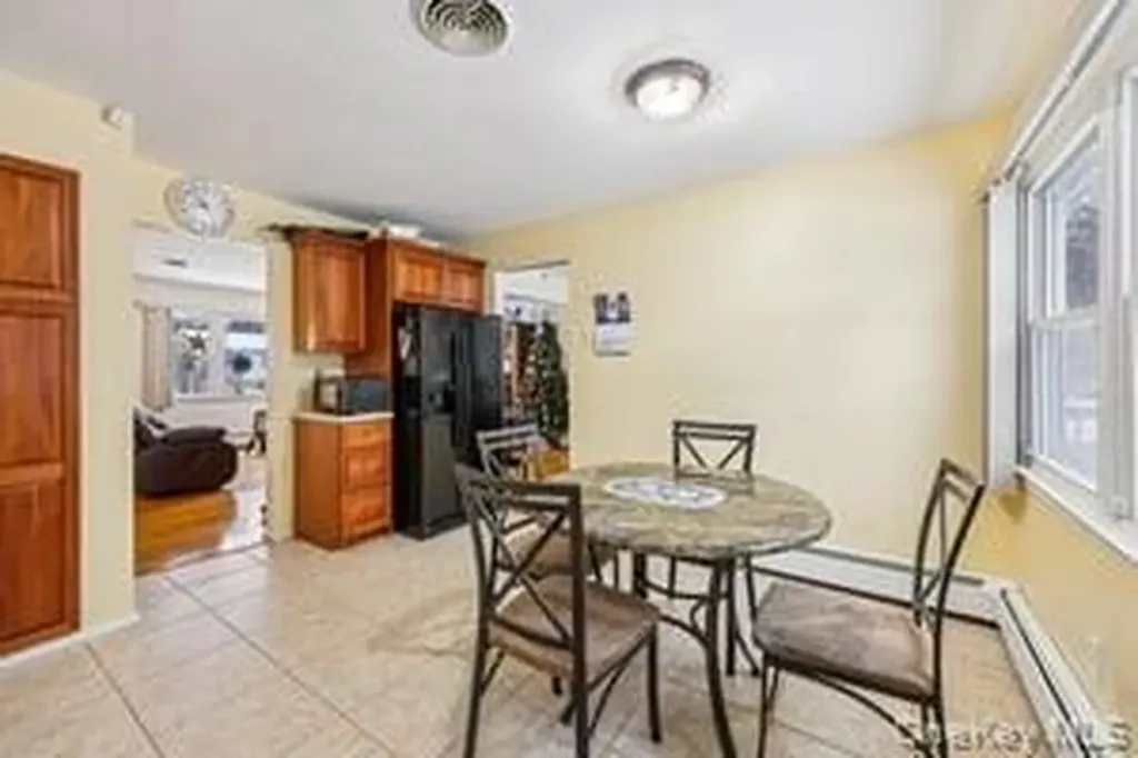 14 Westlyn Drive Bardonia NY 10954