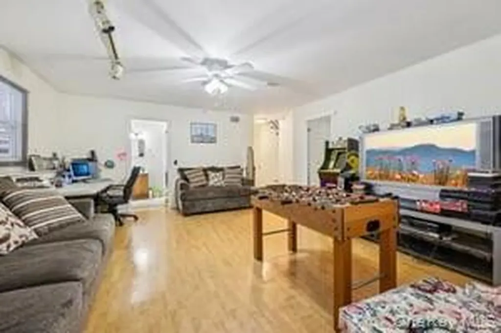 14 Westlyn Drive Bardonia NY 10954
