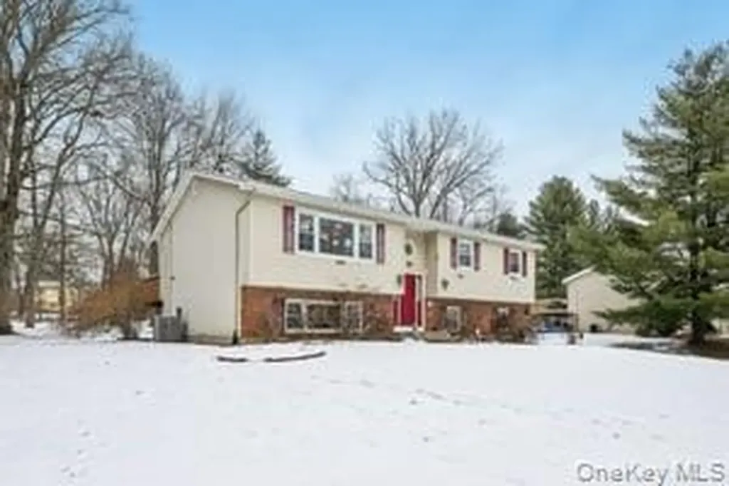 14 Westlyn Drive Bardonia NY 10954