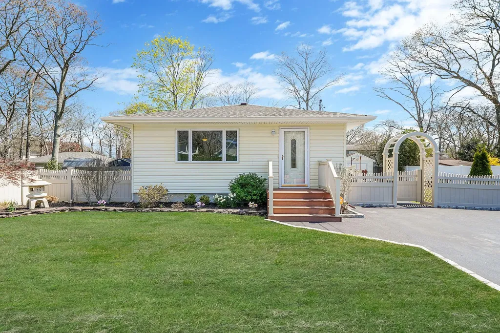 89 Alder Drive Mastic Beach NY 11951
