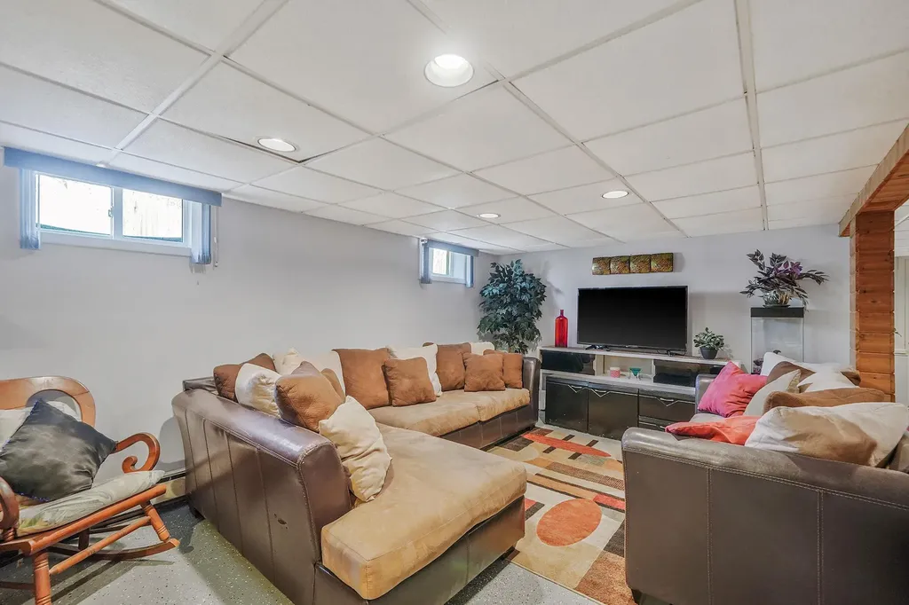 89 Alder Drive Mastic Beach NY 11951