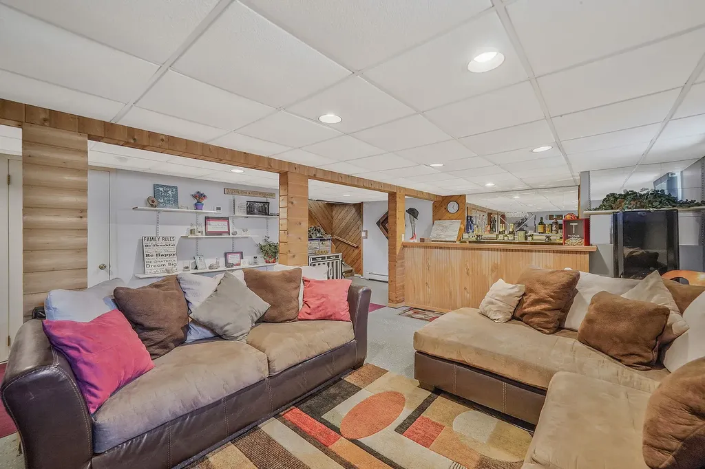 89 Alder Drive Mastic Beach NY 11951