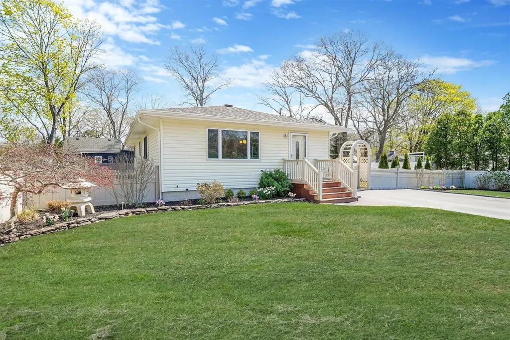 89 Alder Drive Mastic Beach NY 11951