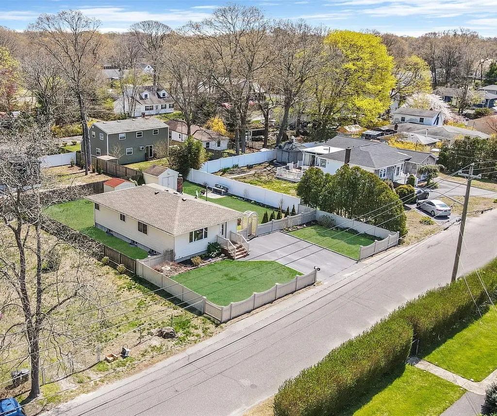 89 Alder Drive Mastic Beach NY 11951
