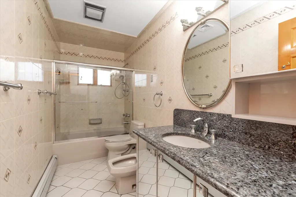 57 Cheslan Court Oceanside NY 11572
