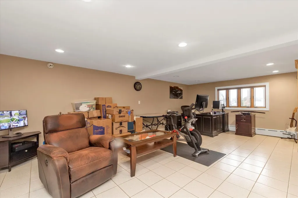 57 Cheslan Court Oceanside NY 11572
