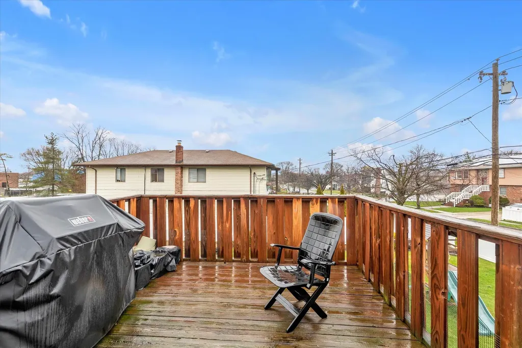 57 Cheslan Court Oceanside NY 11572