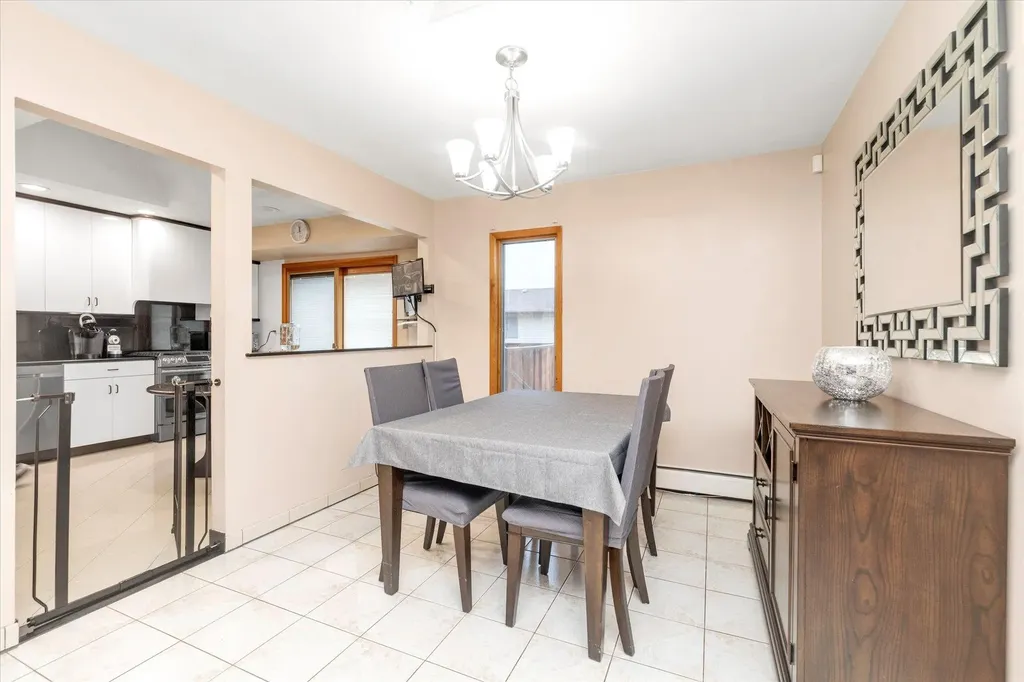 57 Cheslan Court Oceanside NY 11572