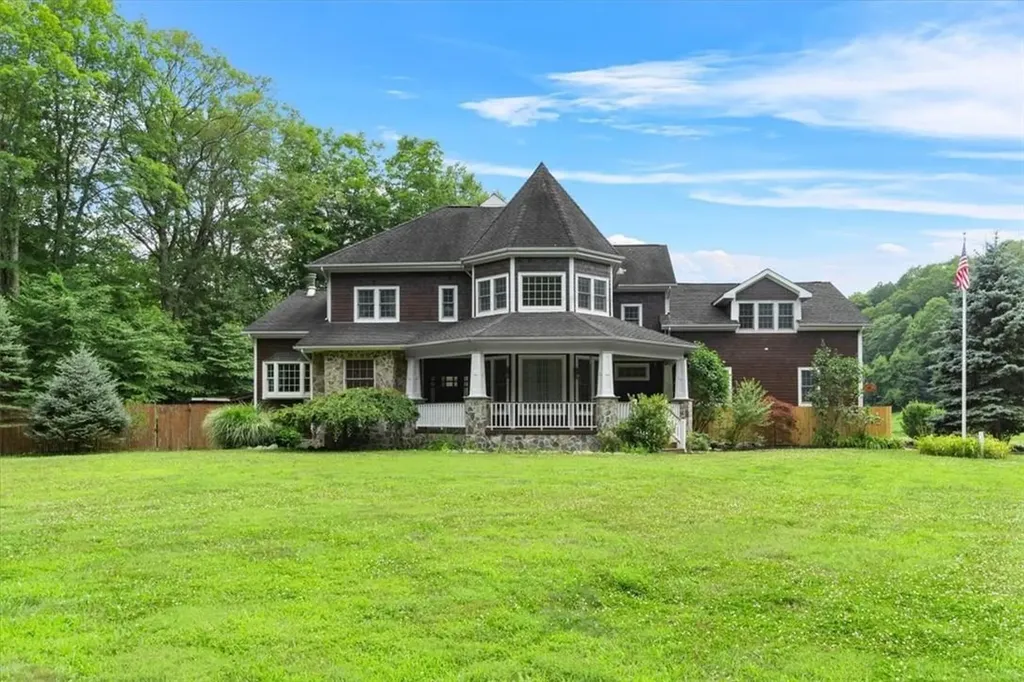 1081 E Mountain Road S Cold Spring NY 10516