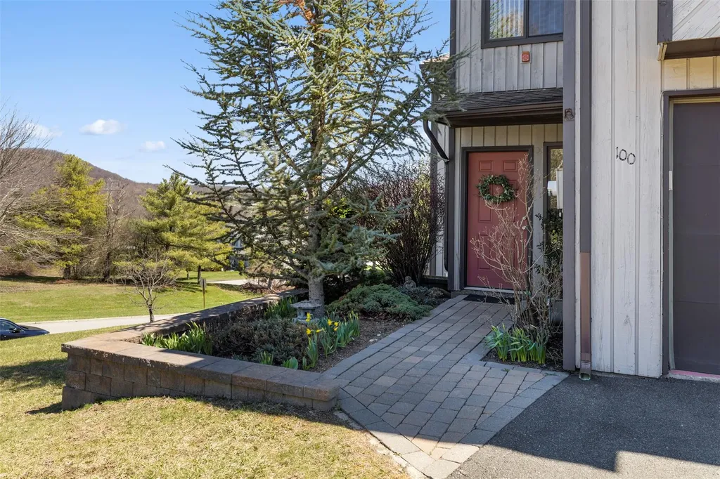 100 Marian Court Warwick NY 10990
