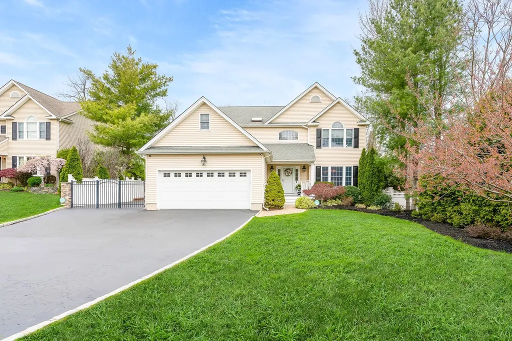 14 Franciscan Lane Smithtown NY 11787