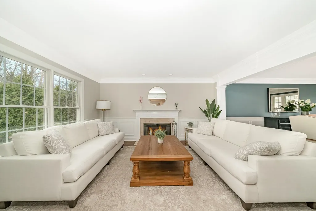14 Franciscan Lane Smithtown NY 11787