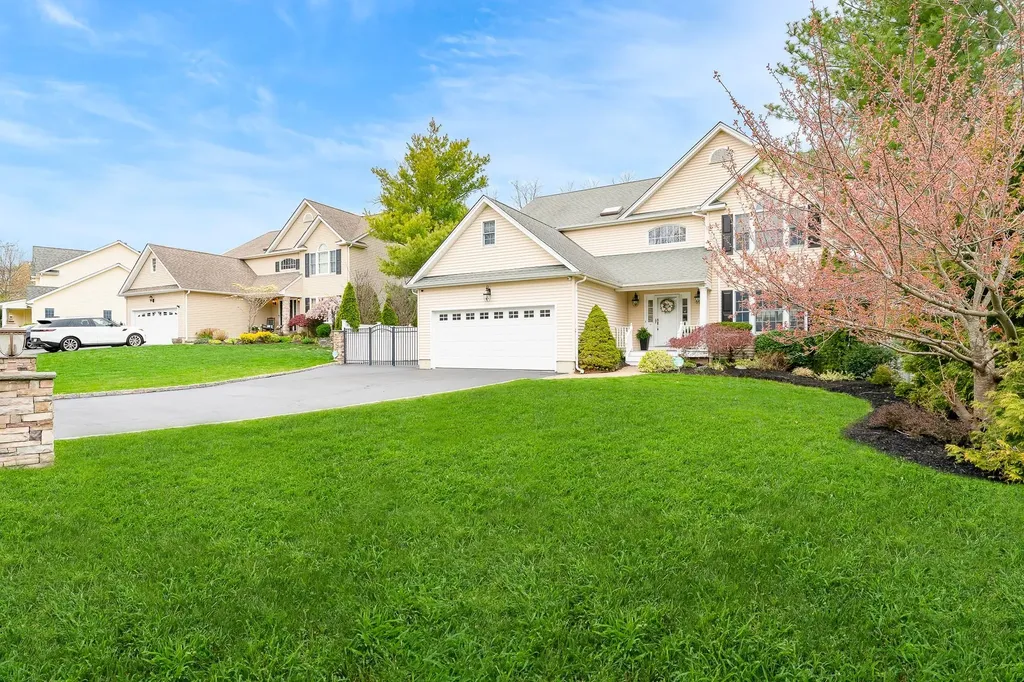 14 Franciscan Lane Smithtown NY 11787