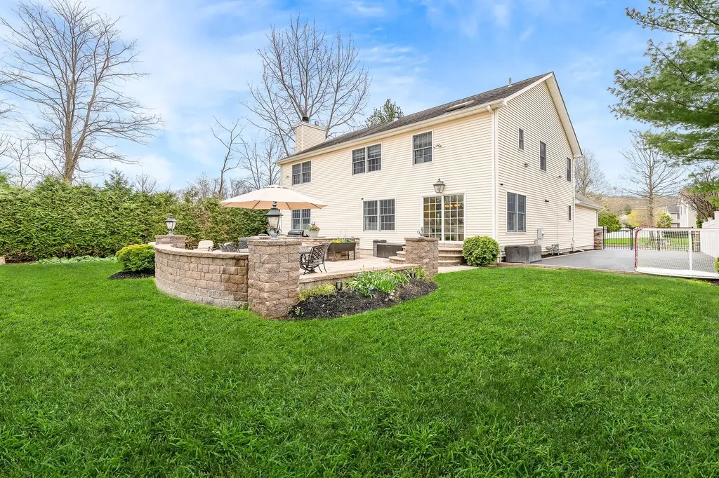14 Franciscan Lane Smithtown NY 11787
