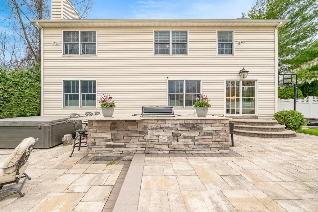 14 Franciscan Lane Smithtown NY 11787
