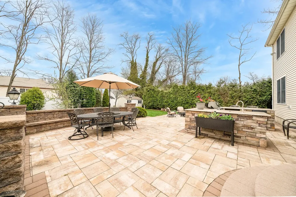 14 Franciscan Lane Smithtown NY 11787