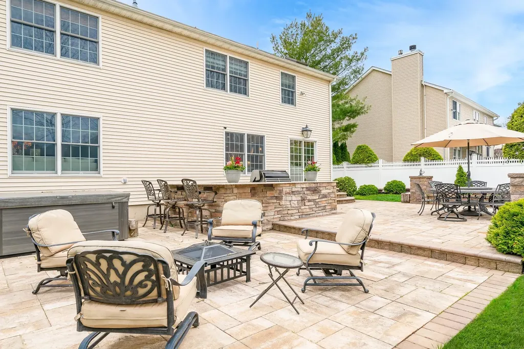 14 Franciscan Lane Smithtown NY 11787