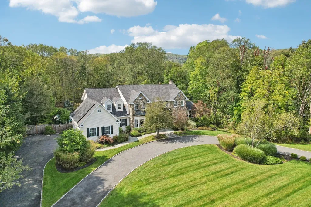 5 Camberra Drive Suffern NY 10901