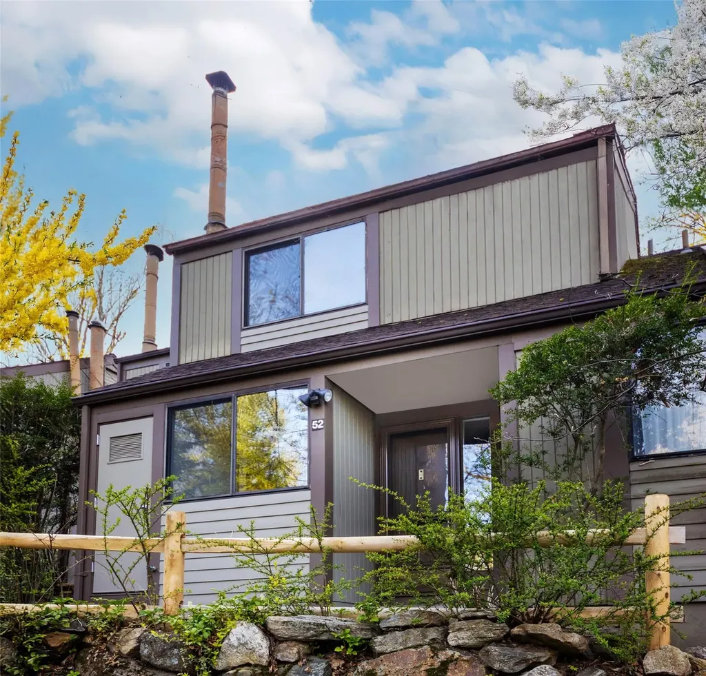 52 Round Hill Road Dobbs Ferry NY 10522