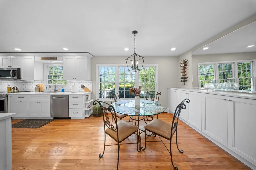 3 Standish Place Smithtown NY 11787