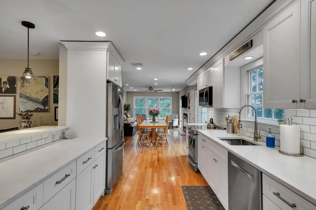 3 Standish Place Smithtown NY 11787