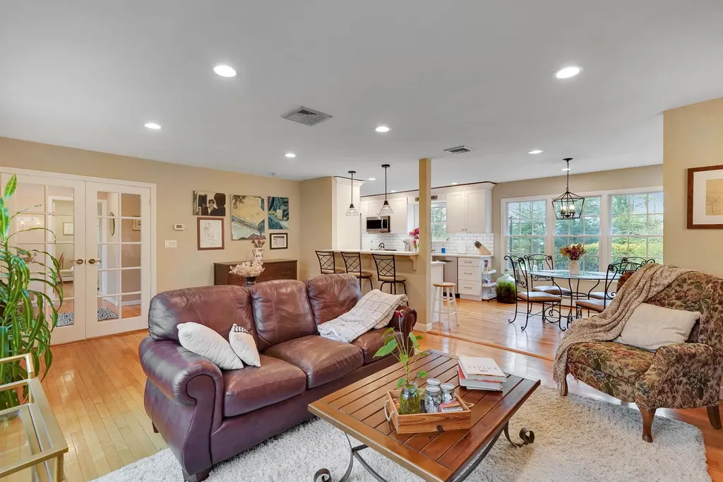 3 Standish Place Smithtown NY 11787