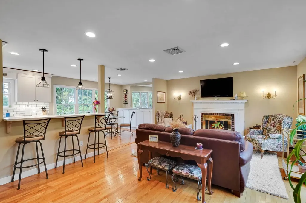 3 Standish Place Smithtown NY 11787